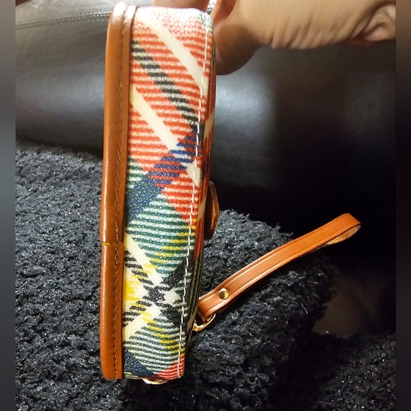 Dooney & Bourke Wristlet EUC - Picture 6 of 9